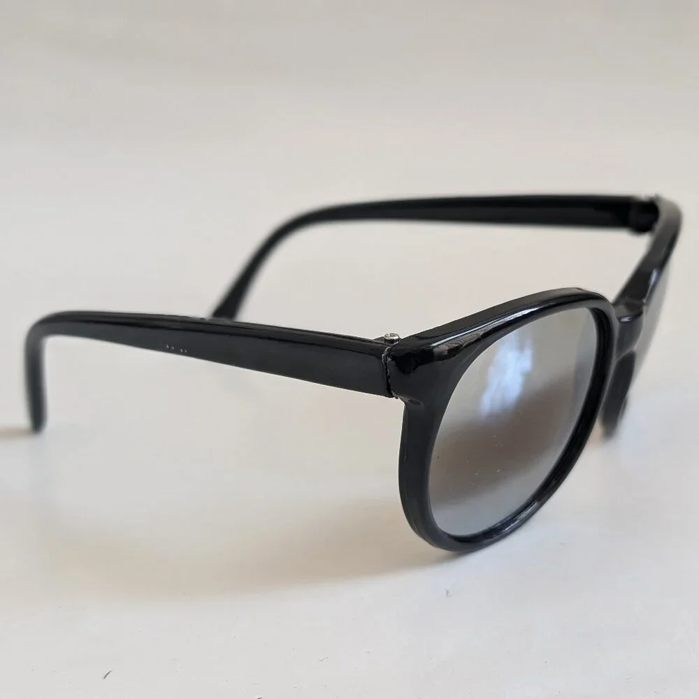 NWT Vintage 90's Kids Nylon C1000 Sport Sunglasses (S. Black)